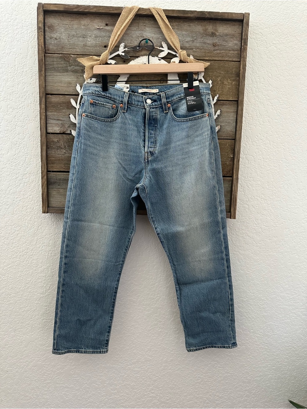 Levi’s Wedgie Straight Classic Blue‎ Premium denim Jeans size 31 NWT